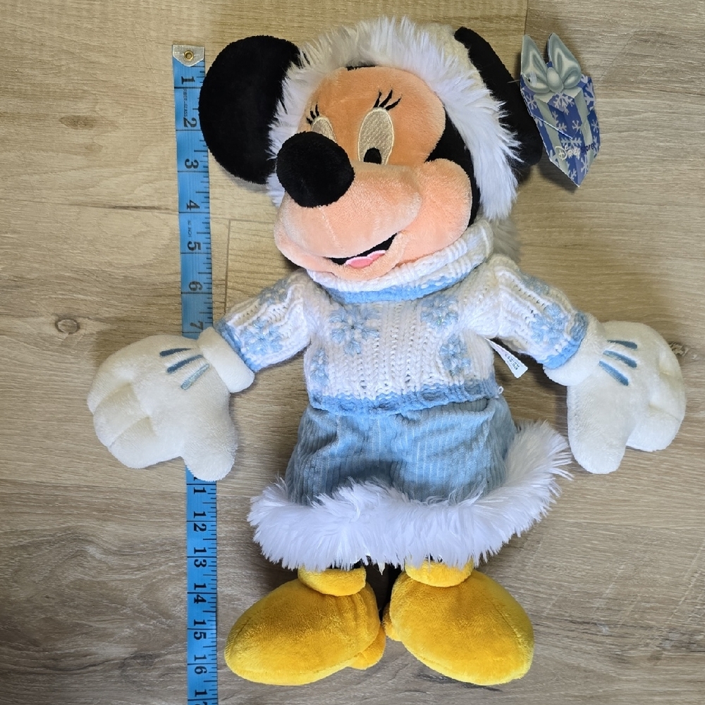 Disney Store Exclusive 16" vintage Minnie Mouse Stuffed Plush Snowflake